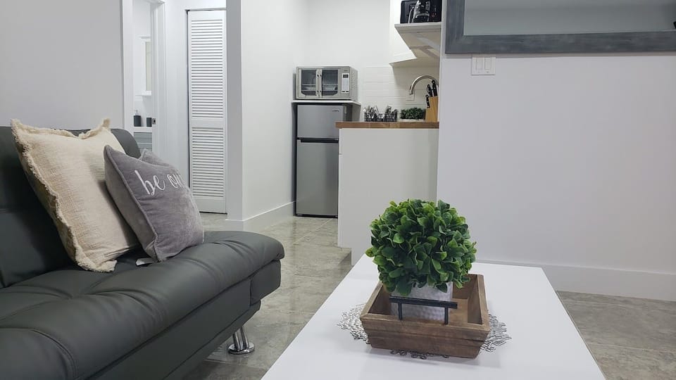 Come enjoy a beautiful, renovated 2 BR apt in a 4plex home w/s separate entrance