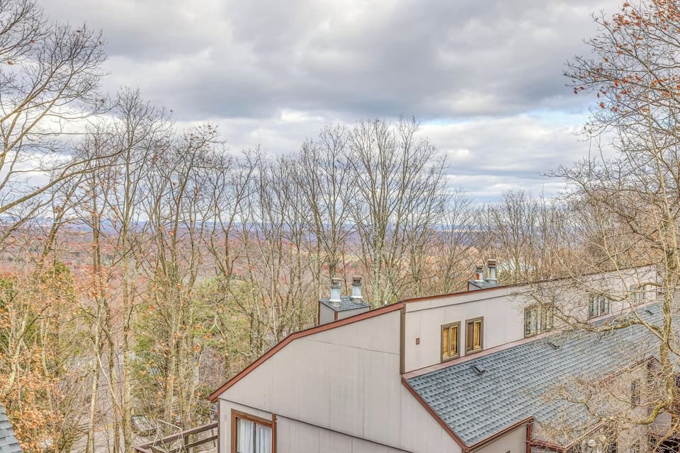 Balcony View over looking the Pocono Mountains