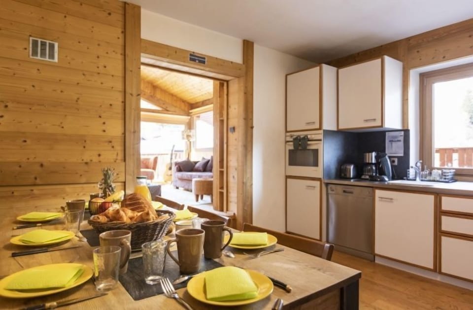 Tuck into a great meal in your dining area.
