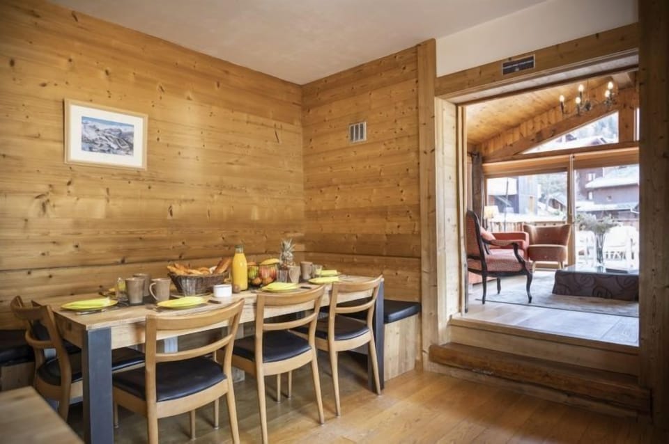 There’s room for everyone at the dining table.