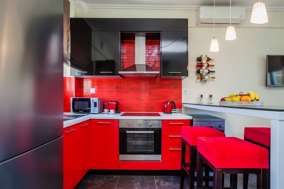 Dining and cooking facilities