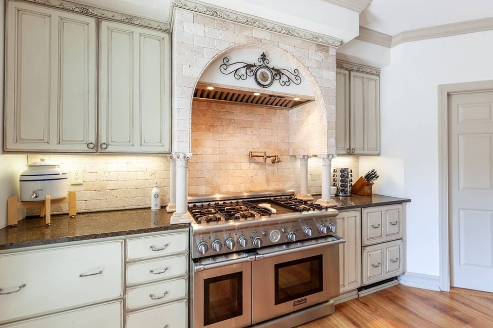 The impressive Viking gourmet cooking station #2