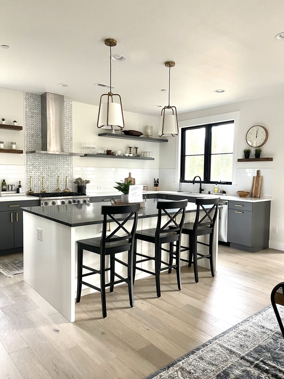 Gourmet kitchen