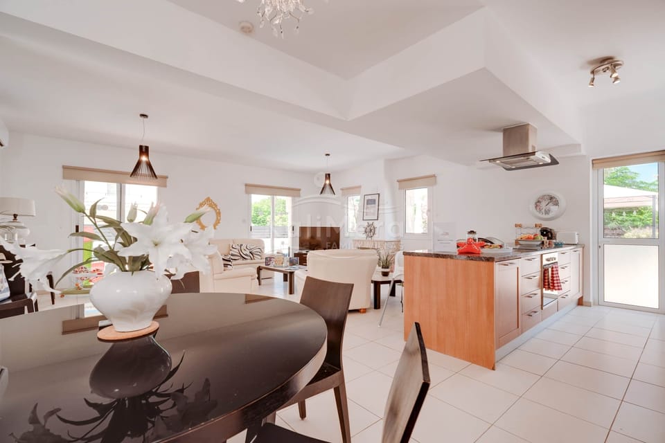 Hanna Dining Area