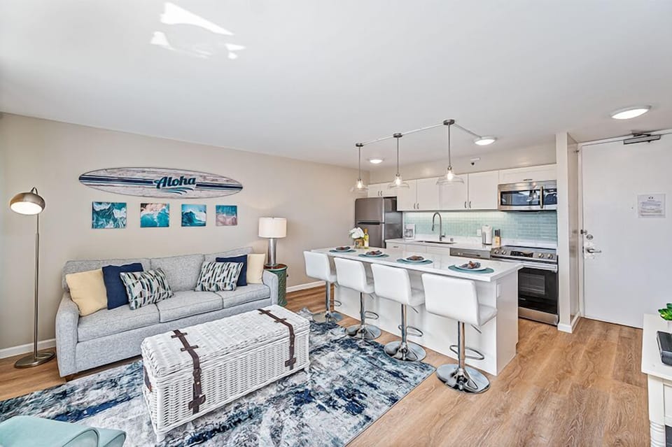 Modern Living Room & Kitchen