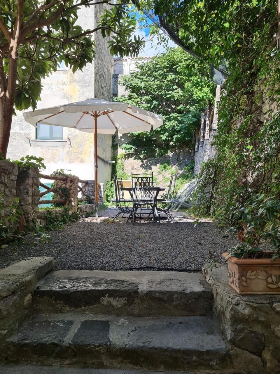PRIVATE TERRACE