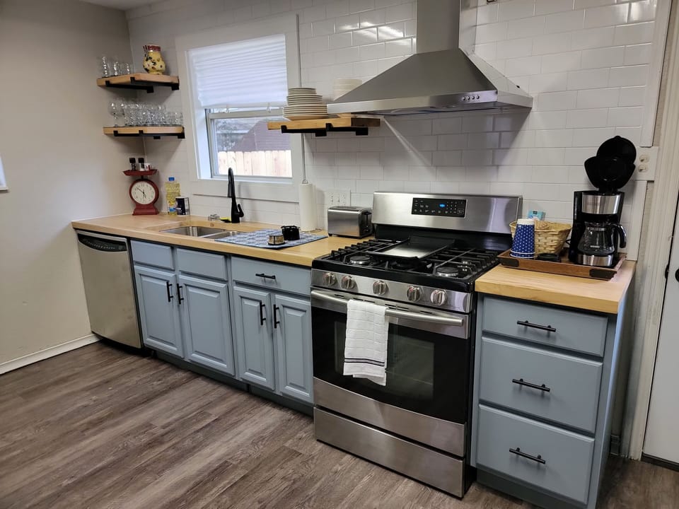 updated kitchen. fully stocked!