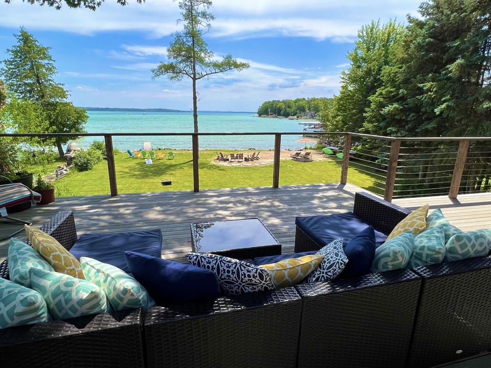 Welcome to Loon Cottage on Elk Lake!