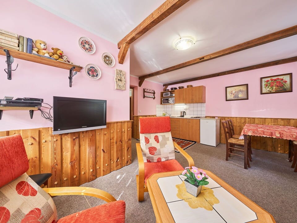 Property, Furniture, Picture Frame, Table, Interior Design, Television, Floor, Wood, Real Estate, Comfort