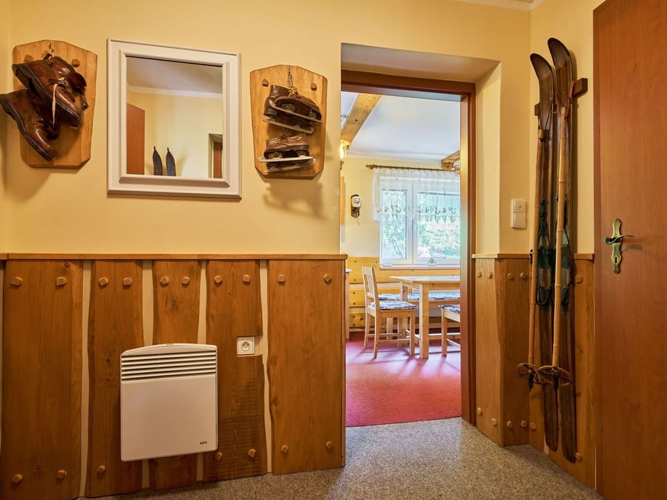 Cabinetry, Property, Picture Frame, Door, Wood, Interior Design, Building, Architecture, Drawer
