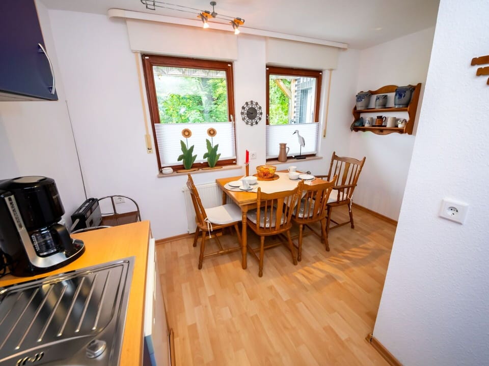 Picture Frame, Property, Table, Plant, Wood, Houseplant, Floor, Chair, Flooring, Building