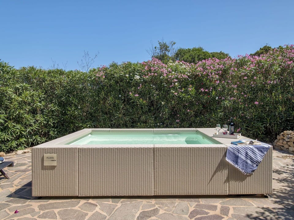 Water, Sky, Swimming Pool, Flower, Building, Rectangle, Azure, Plant, Outdoor Furniture, Table