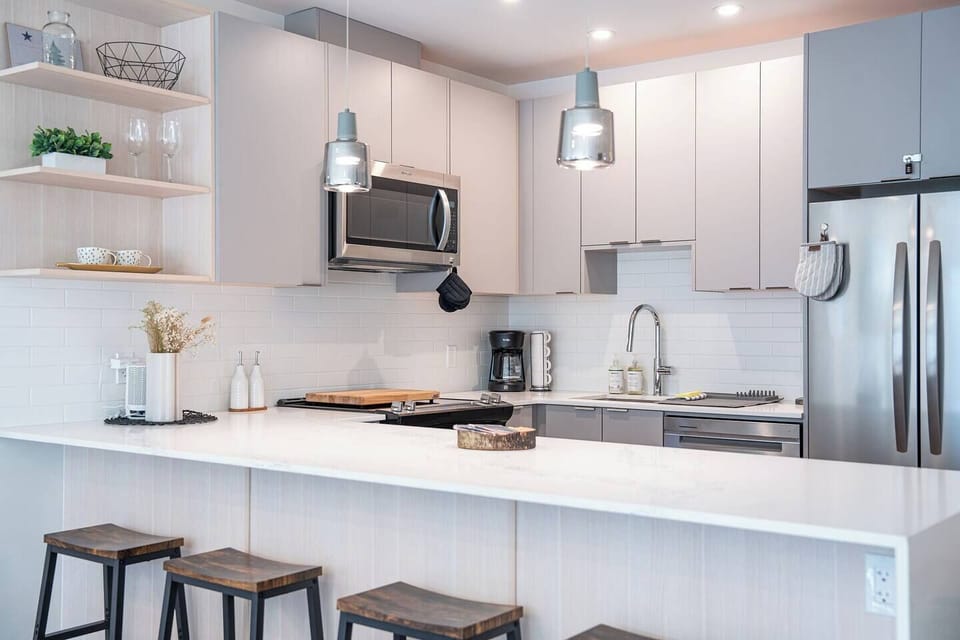 Well-stocked kitchen for all your culinary needs