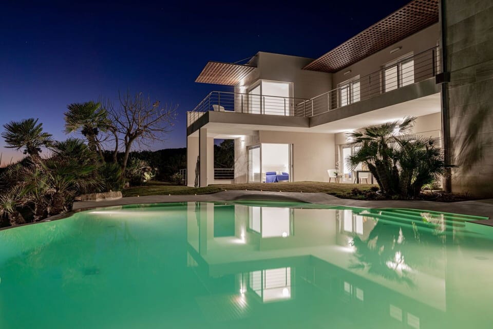 Building Exterior, Pool