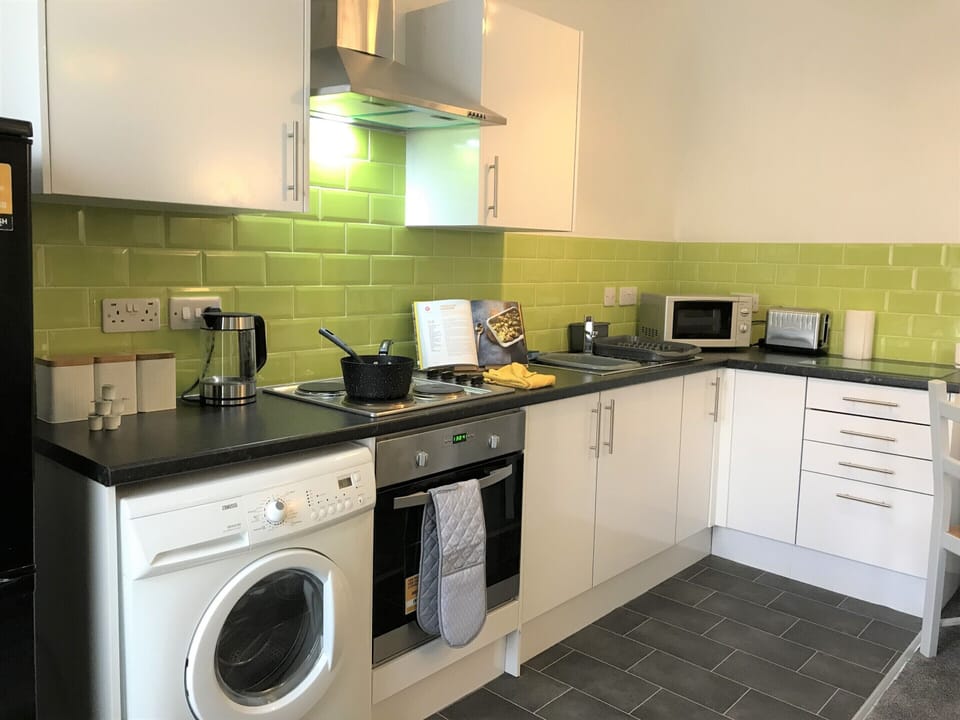 Kitchen - Plenty of space to prepare your meals