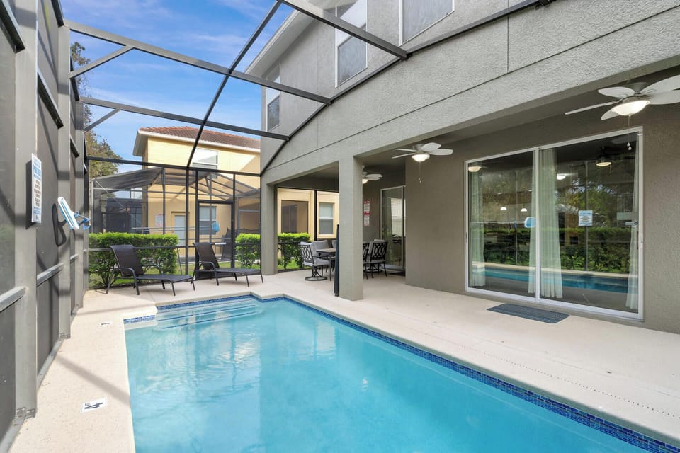 Saltwater Pool / Patio
