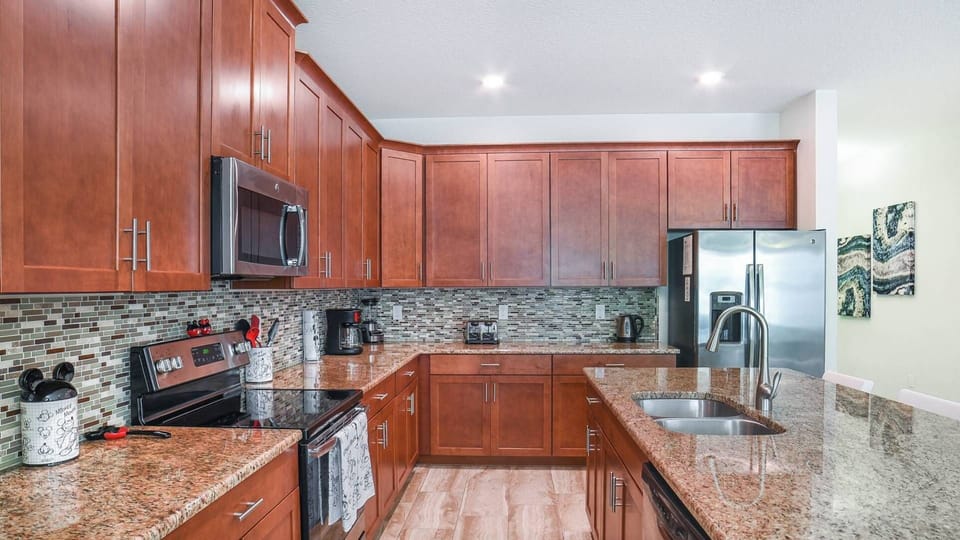 Kitchen (Angle)