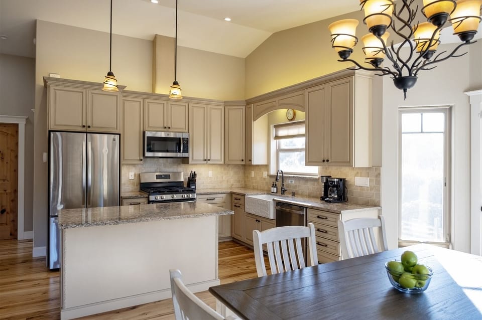 Paseo Del Mar - Welcome home to your Mendocino cottage by the beach