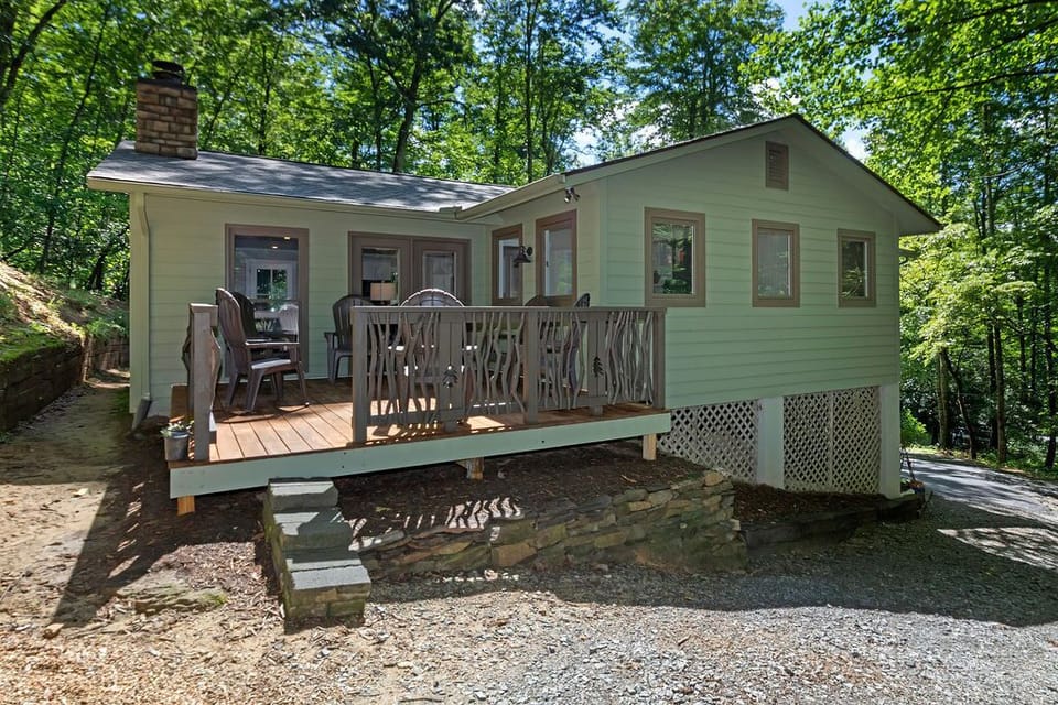 You can drive up to this deck to access living room