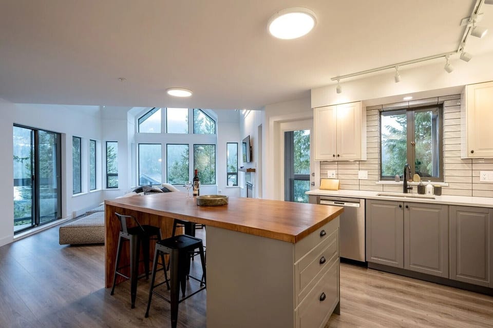 Fully equipped kitchen