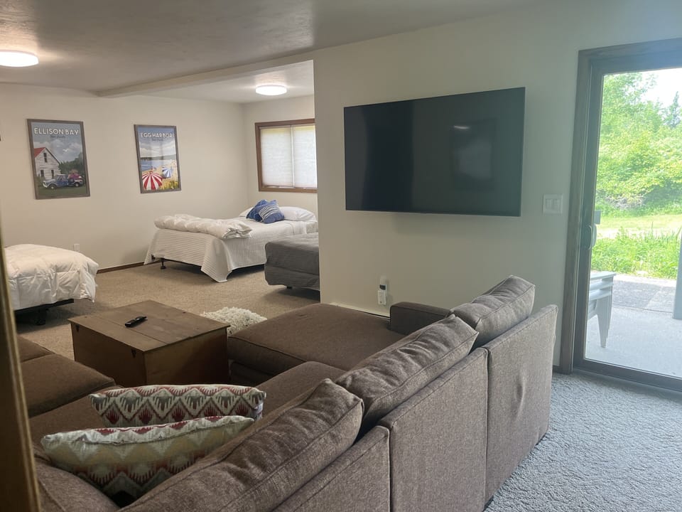 Lower level common space 
