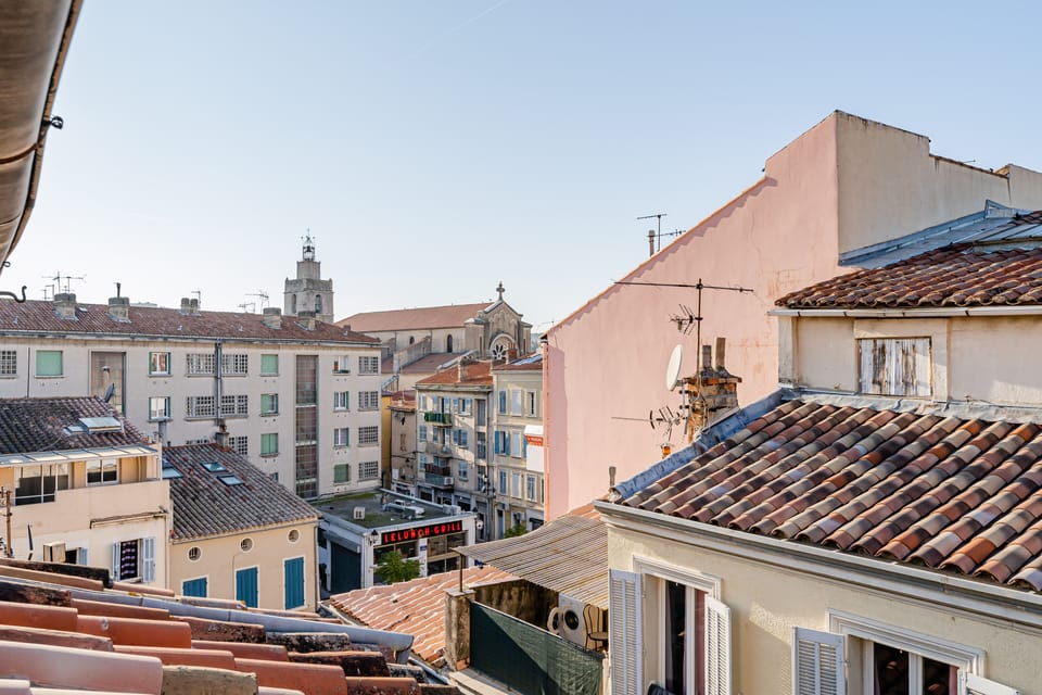 Attractive, renovated and fully-equipped 19m² studio. Air conditioning Apartment in La Seyne-sur-Mer