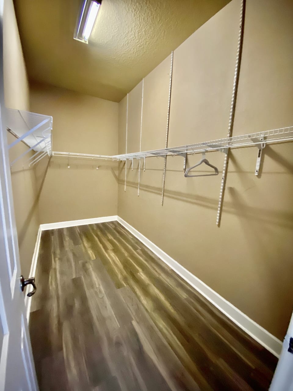 Walk in closet (Master/ bedroom1)