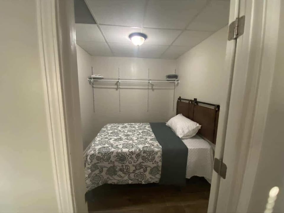 bedroom 1 full bed