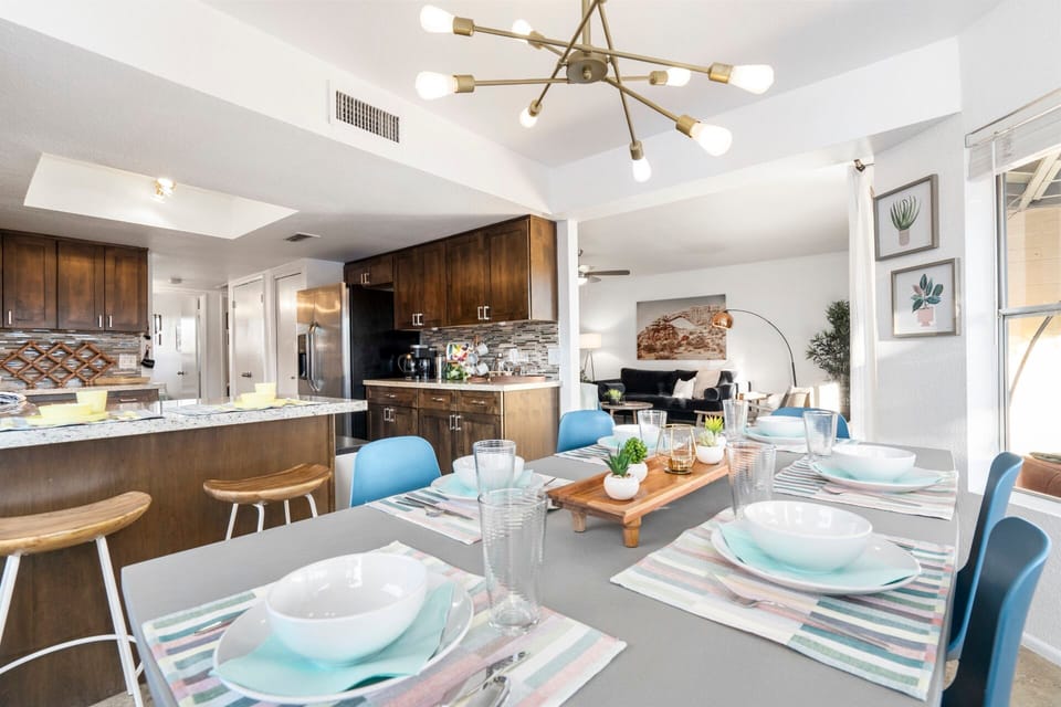 Plenty of seating with room for 8 at the table, 2 at the counter!