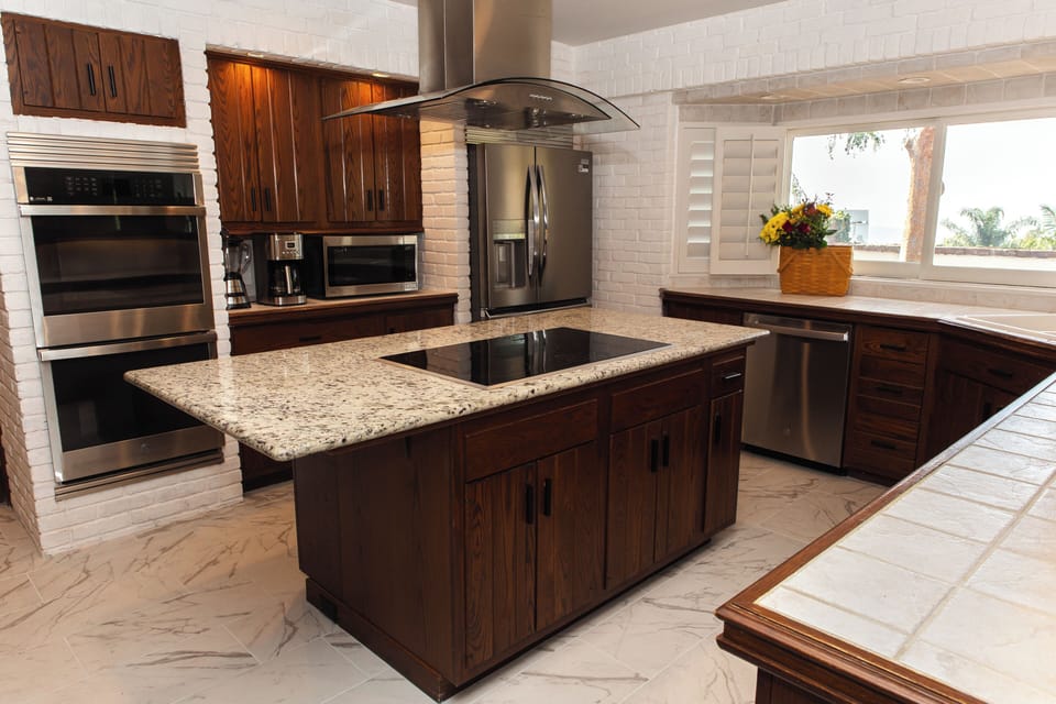 Fully equipped kitchen with all electric appliances