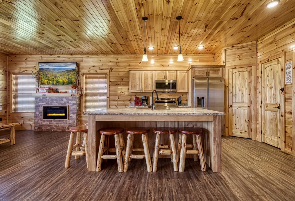 Cabin in Pigeon Forge "Chasing Views" - Kitchen island