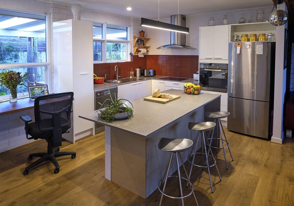 Fully equipped kitchen for gourmet chefs, and an office/work area too.