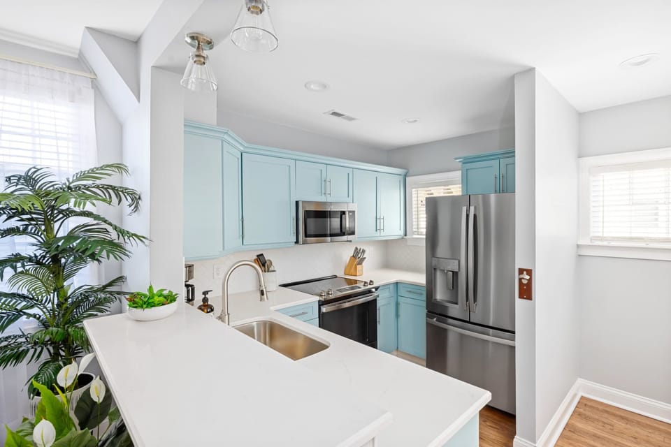 Modern Appliances, Quartz Countertops