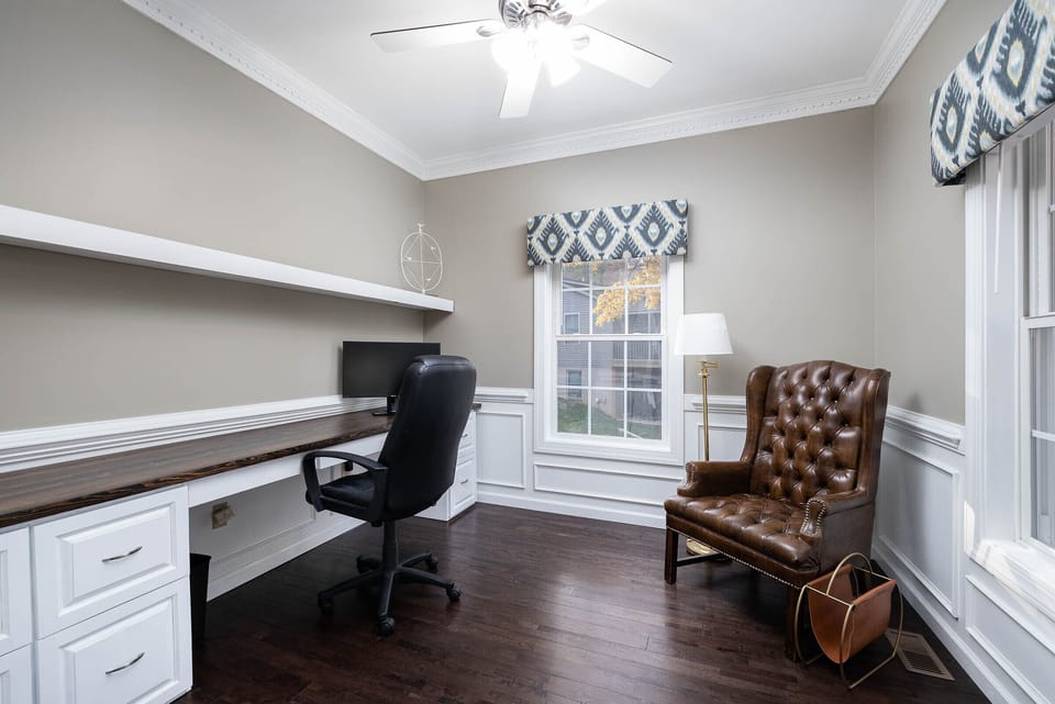 office w/monitor