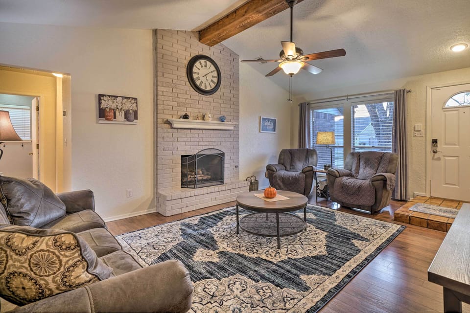 Oklahoma City Vacation Rental | 3BR | 2BA | 1,300 Sq Ft | 2 Steps to Access