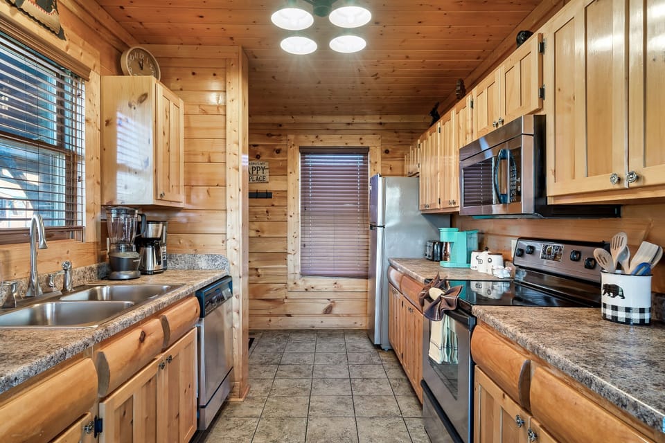 Enter main floor into kitchen