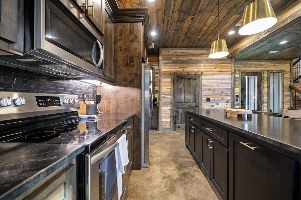 Fully equipped kitchen with everything you need