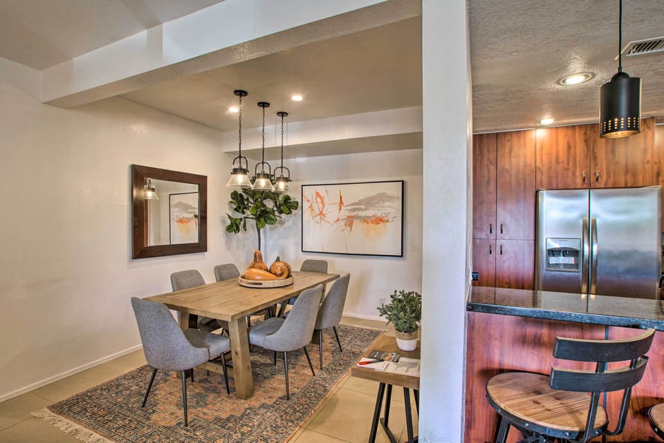 Dining Room | Access to Kitchen