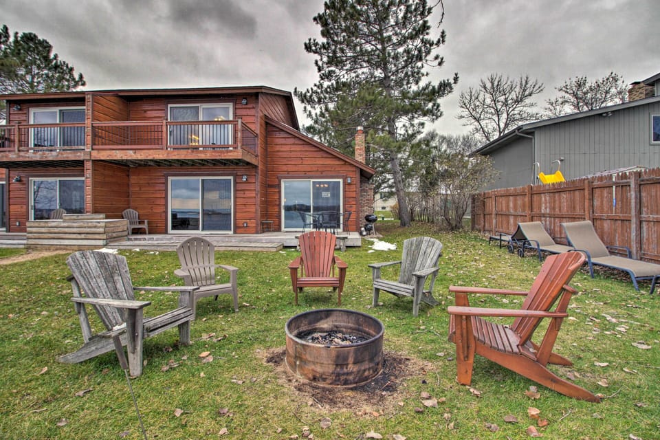 Private Backyard | Fire Pit