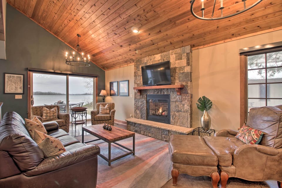 Pelican Lake Vacation Rental | 3BR | 2BA | 1 Step Required | 1,500 Sq Ft