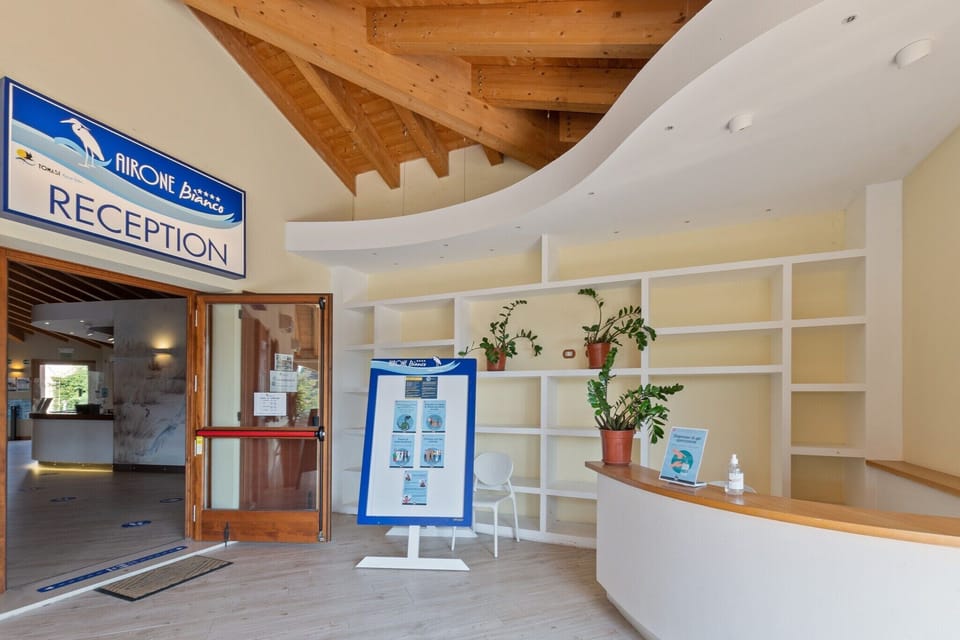 Entrance / Reception