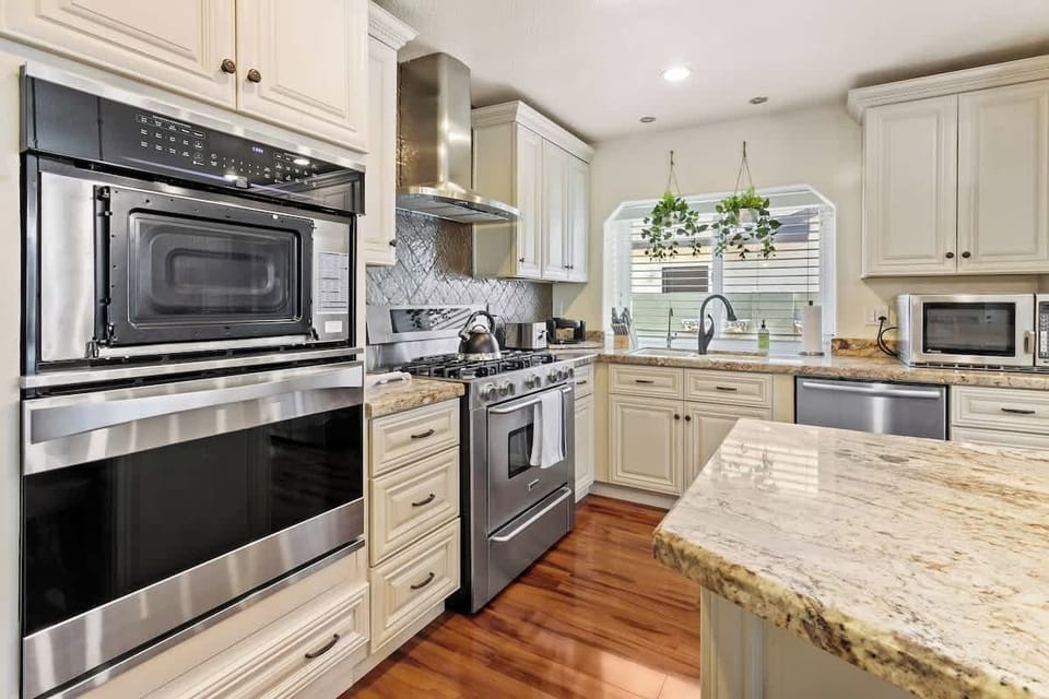 If you like cooking for the group, you will be delighted in our kitchen. It has all of the modern appliances you need, the pots and pans, and the spices. Isn't it exciting?