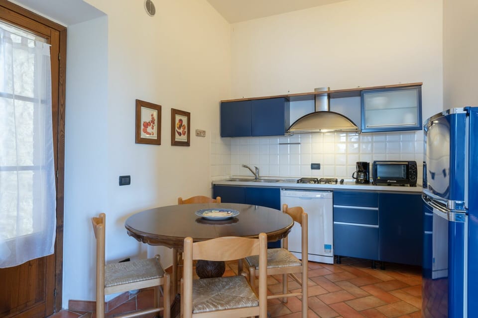 rocche-di-valiano-chianti-castelnuovo-berardenga-glicine-kitchen