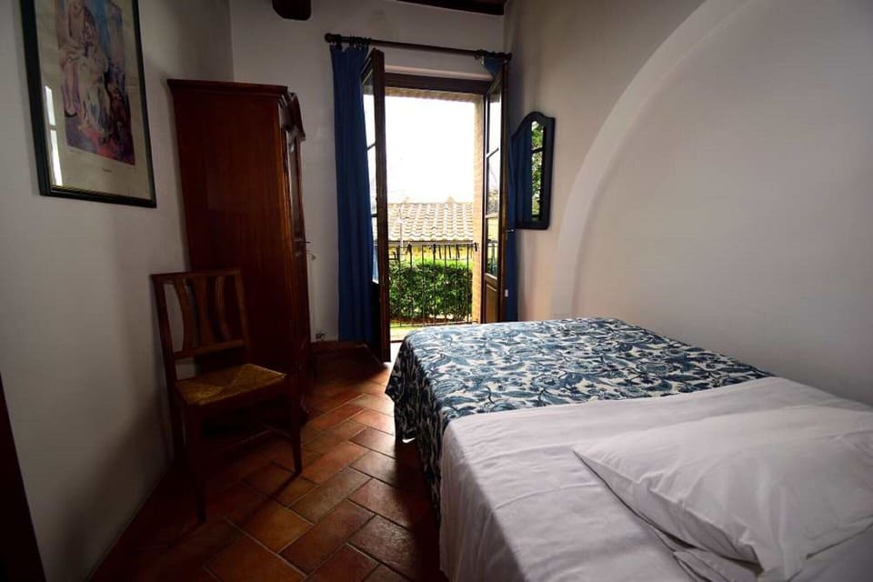 Autumn, Bedroom, Spring, Summer