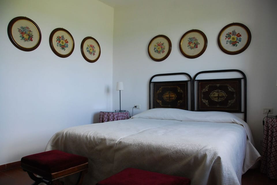 agriturismo-cabbiavoli-chianti-multiproperty-fienile-giallo-melo-bedroom