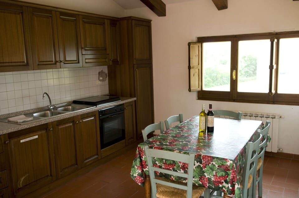 agriturismo-cabbiavoli-chianti-multiproperty-fienile-giallo-albicocco-kitchen