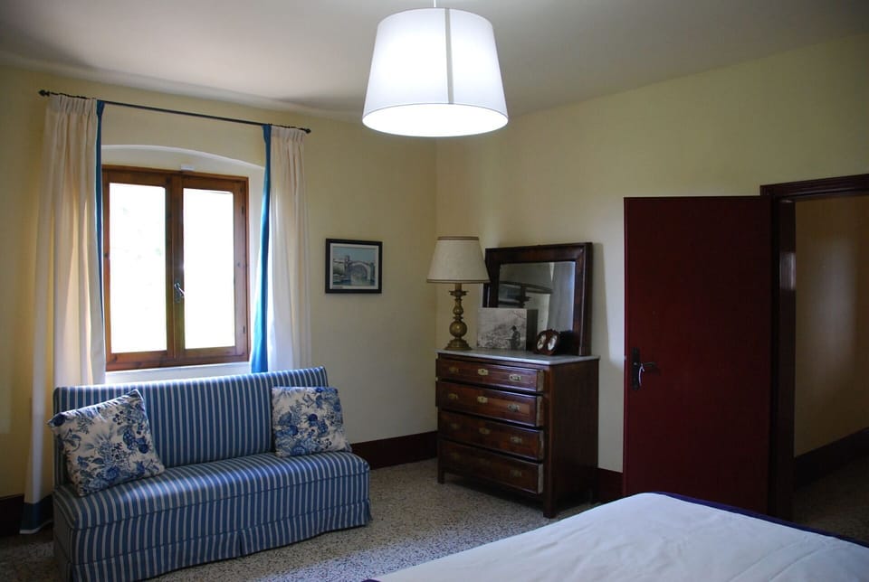 agriturismo-cabbiavoli-chianti-multiproperty-casa-guardia-bedroom
