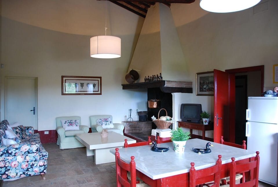 agriturismo-cabbiavoli-chianti-multiproperty-casa-guardia-living-room