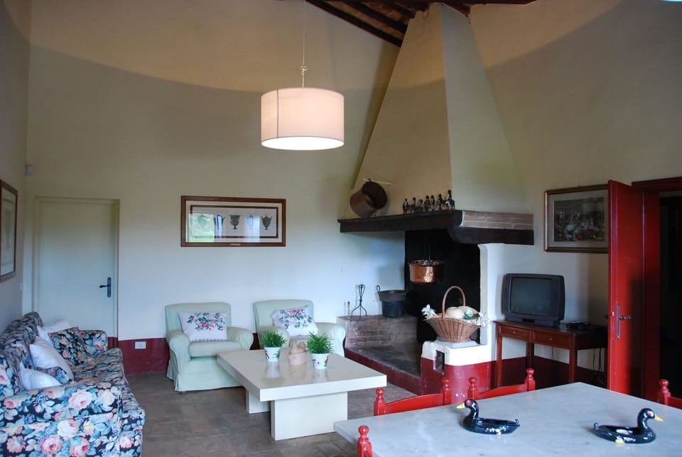 agriturismo-cabbiavoli-chianti-multiproperty-casa-guardia-living-room