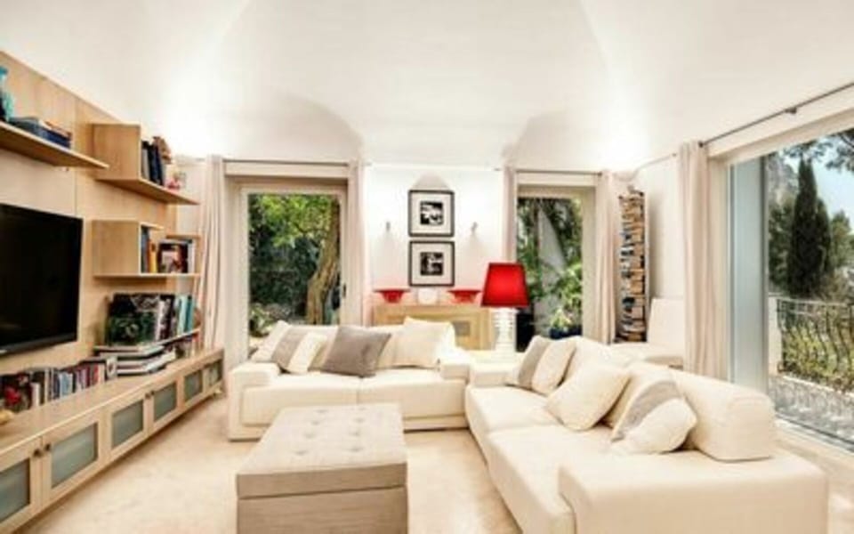 villa-marina-little-beach-capri-villa-living-room